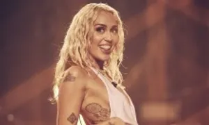 Miley Cyrus bị kiện 'đạo nhạc Bruno Mars'