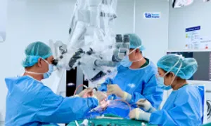 Đột quỵ do khối u não rò rỉ máu